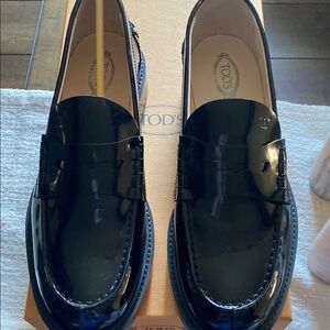 NEW! Tods Black Womens Loafers